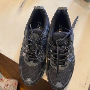 ASICS like new men’s size 10.5